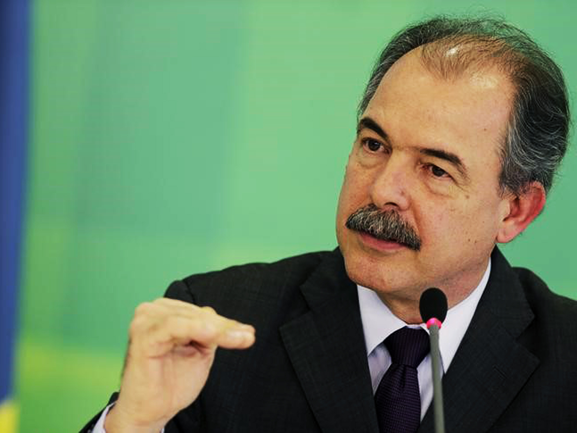 Ministro da Casa Civil, Aloizio Mercadante, durante entrevista coletiva em Brasília. 24/03/2015