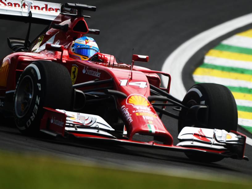 O carro do piloto espanhol, Fernando Alonso, é visto durante o treino livre do GP Brasil de Fórmua 1, no autódromo de Interlagos, em São Paulo