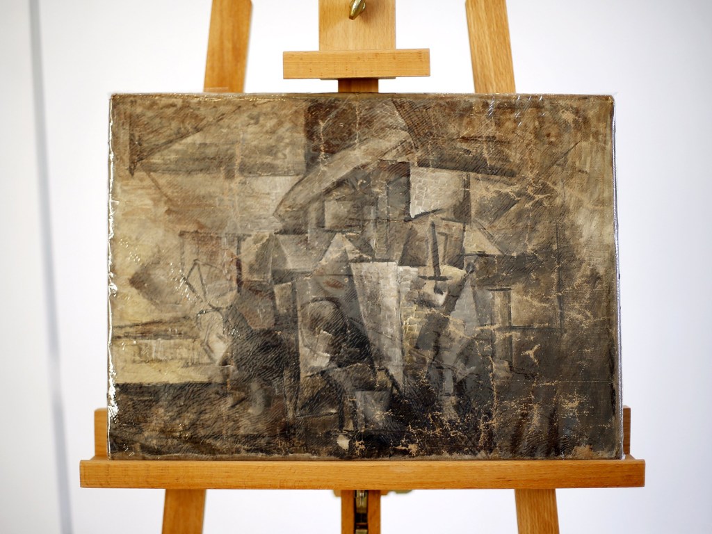 O quadro roubado 'La Coiffeuse', de Pablo Picasso, avaliado em 15 milhões de dólares, foi devolvido para o Centre Pompidou pelos Estados Unidos
