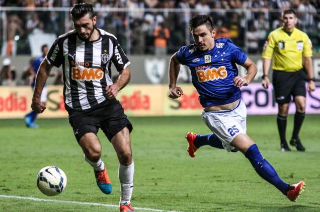 Lance do primeiro jogo da final da Copa do Brasil 2014, entre Atlético-MG e Cruzeiro, no Estádio Independência, em Belo Horizonte. Os atleticanos saíram na frente na decisão: 2 a 0