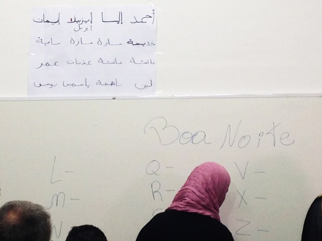 Refugiados sírios têm aulas de português na mesquita de Santo Amaro