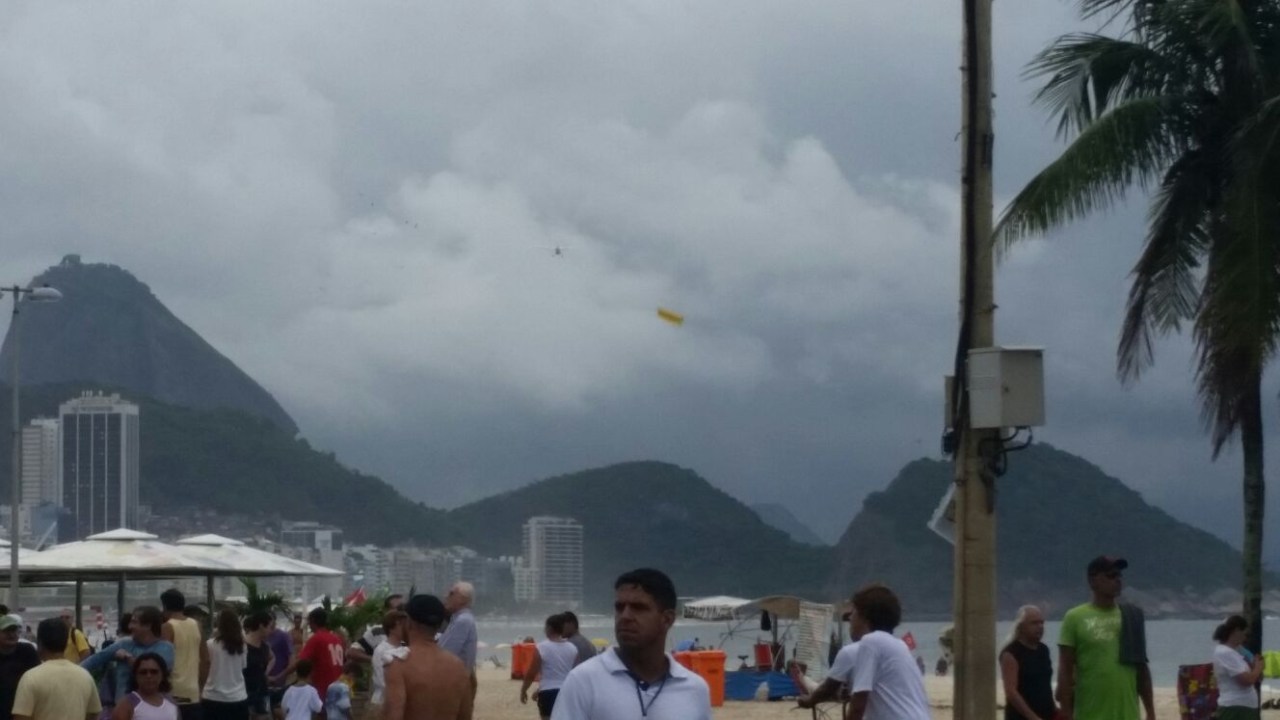 Monomotor provoca manifestantes no Rio
