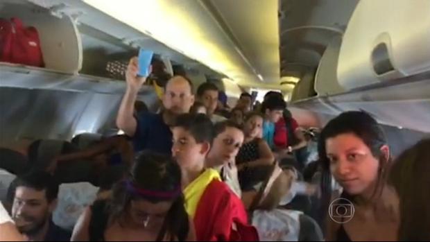 Com calor, passageiros impedem decolagem de aeronave da Gol