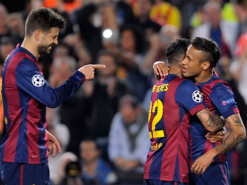 Neymar comemora gol do Barcelona contra o PSG pela Liga dos Campeões, no Camp Nou