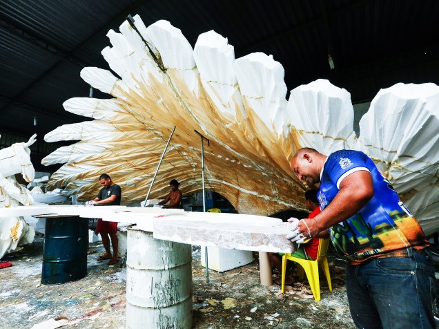 Águia de Ouro faz os últimos ajustes antes do desfile no Carnaval de São Paulo
