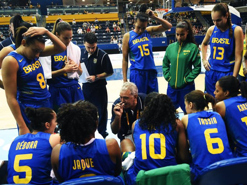 Rivalidade entre o time brasileiro e cubano esquenta a disputa pela medalha de bronze no basquete feminino nos Jogos Pan-Americanos de Toronto, Canadá