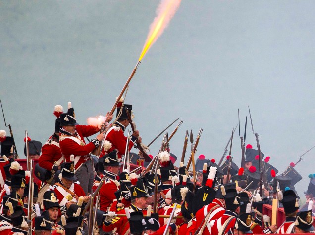 A 18 de Junho de 1815 Napoleão e um exército de 72 mil homens enfrentaram 120 mil soldados liderados pelos britânicos. A derrota em Waterloo assinala o início do fim de Napoleão como imperador francês