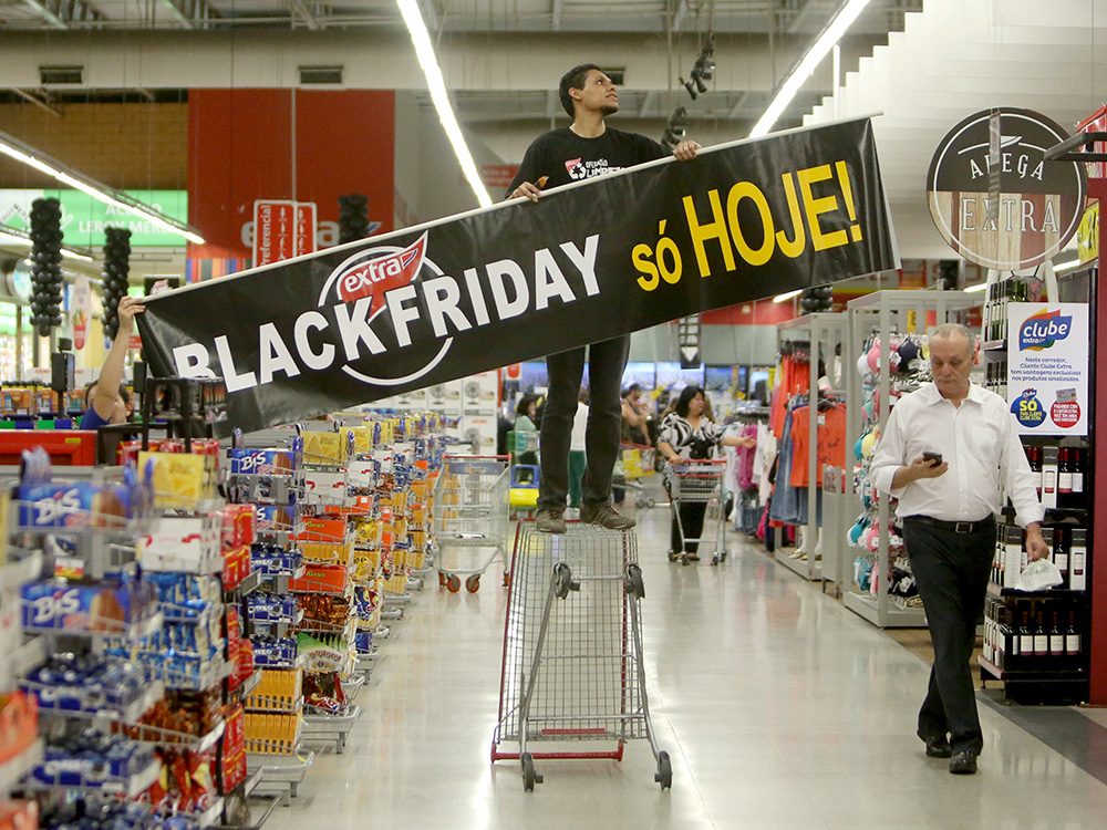 Novembro também foi o mês da Black Friday, data de promoções no comércio
