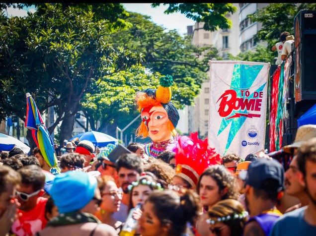 O Bloco Tô de Bowie desfilou da Praça Princesa Isabel até o Vale do Anhangabaú, na região central de São Paulo, na tarde desta terça (09)