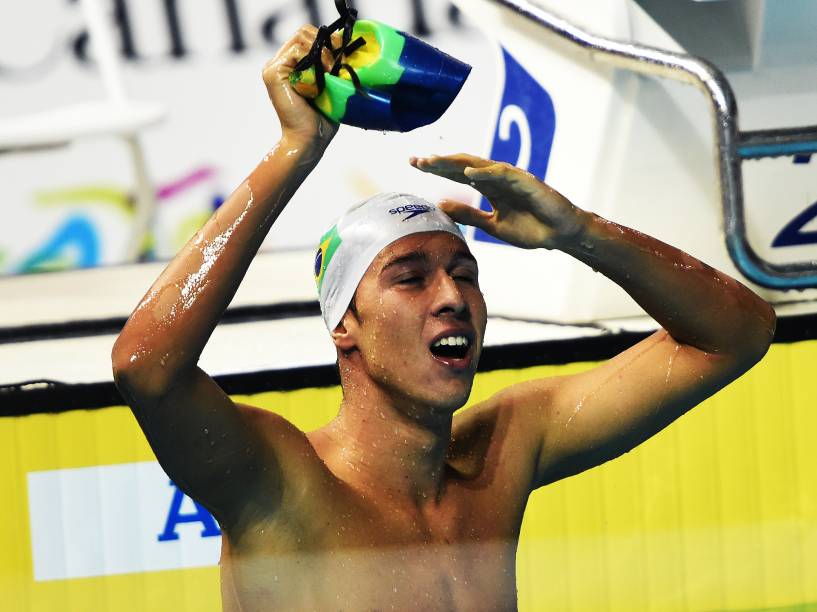 Brandonn Almeida conquista a medalha de ouro nos 400m medley nos Jogos Pan-Americanos de Toronto