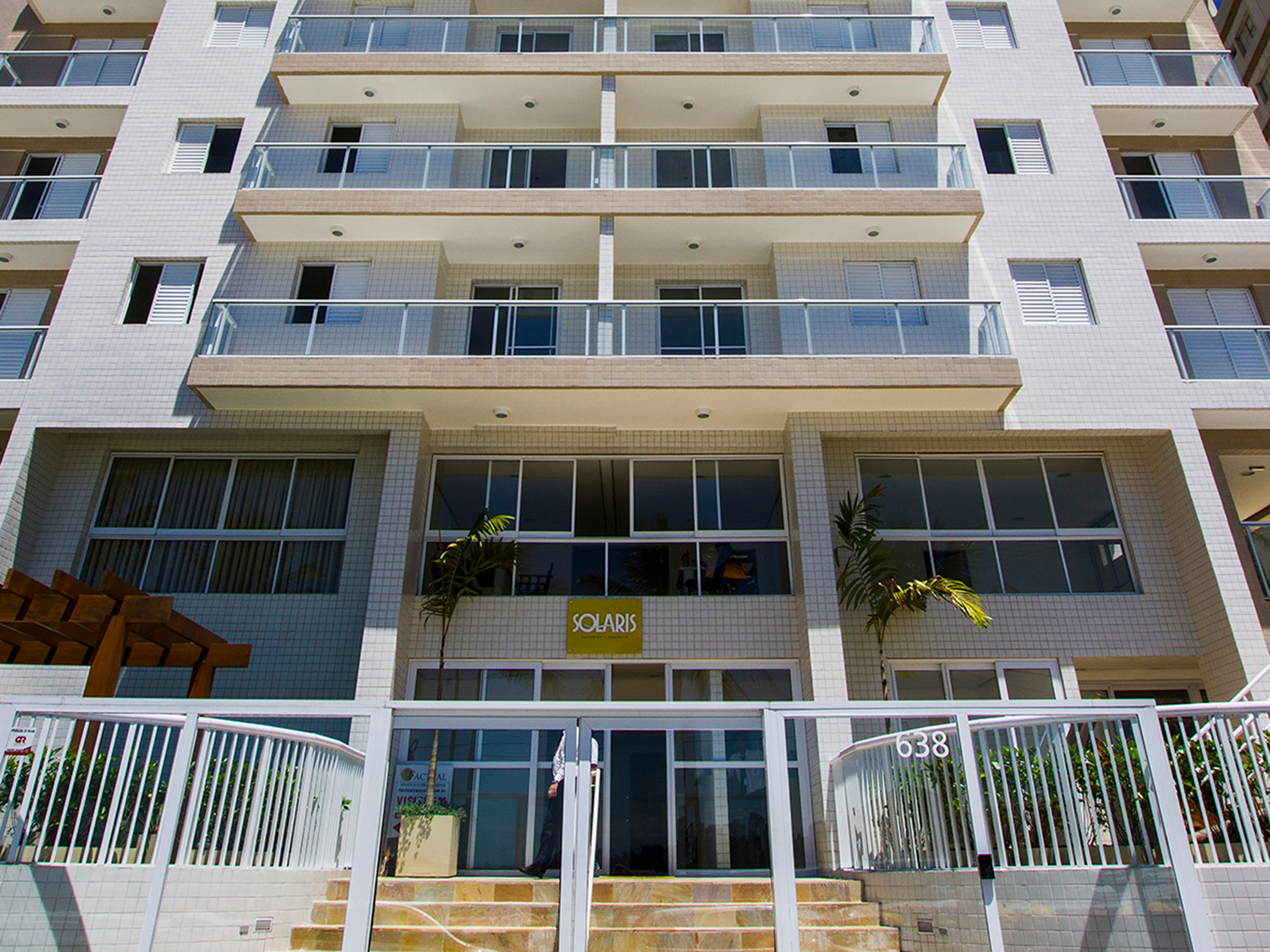 Edifício onde ficam os apartamentos de Lula e Vaccari no Guarujá (SP)