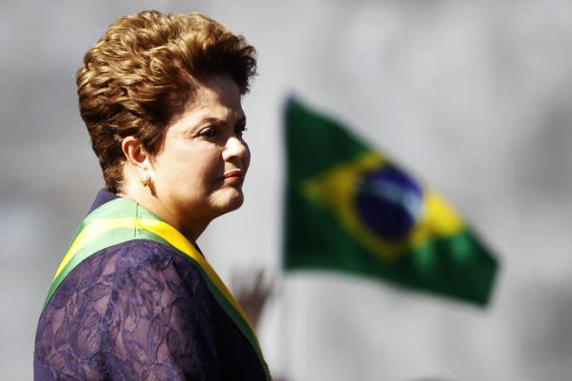 Dilma Rousseff durante desfile em comemoração da independência brasileira em Brasília (DF) - 07/09/2014