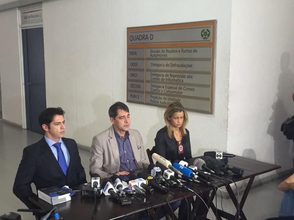 Coletiva de imprensa dos investigadores responsáveio do caso estupro coletivo de uma menor no Rio