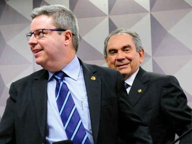 O relator senador Antonio Anastasia (PSDB-MG) e o presidente da Comissão Especial do Impeachment<br>senador Raimundo Lira (PMDB-PB) - 02/05/2016