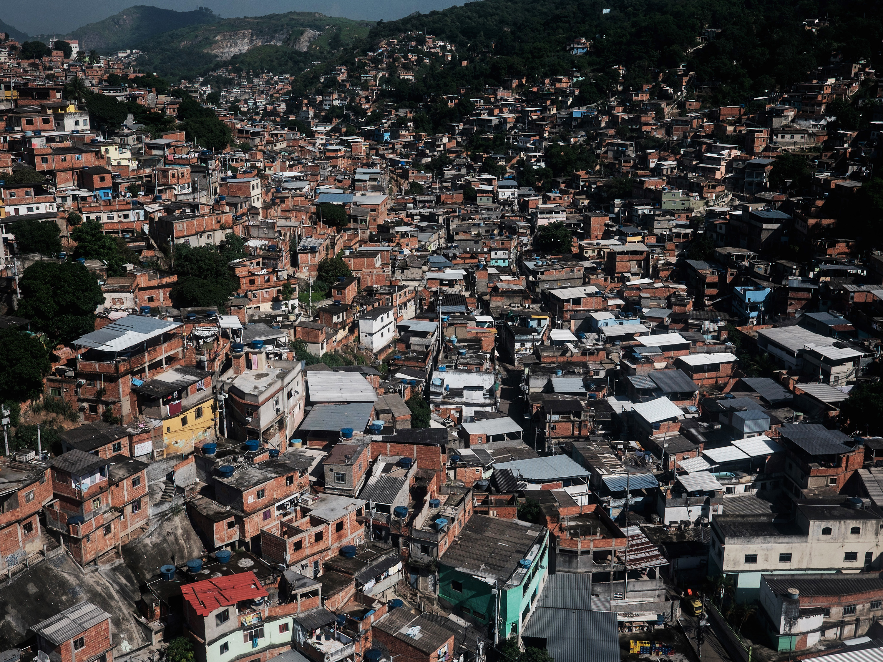 Vista geral do complexo de favelas do Alemão no Rio de Janeiro - 08/04/2015