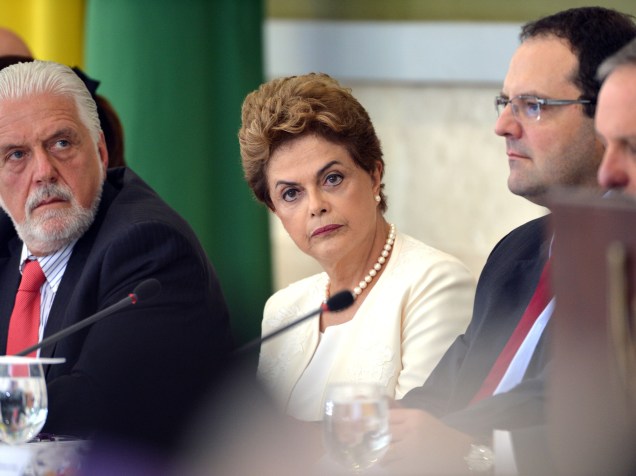 Dilma acompanha reunião do Conselhão