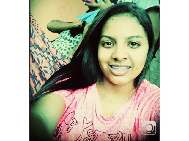Selfie de Danielly Rodrigues Feitosa, de 17 anos, morta após estupro brutal em Castelo do Piauí