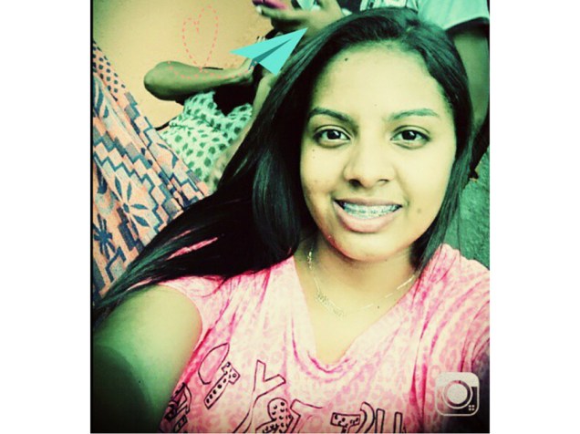 Selfie de Danielly Rodrigues Feitosa, de 17 anos, morta após estupro brutal em Castelo do Piauí Selfie de Danielly Rodrigues Feitosa, de 17 anos, morta após estupro brutal em Castelo do Piauí