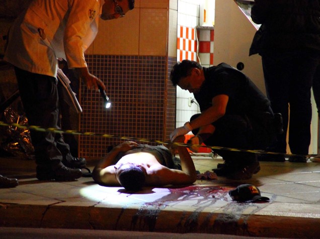 Em Osasco, polícia faz perícia em corpo