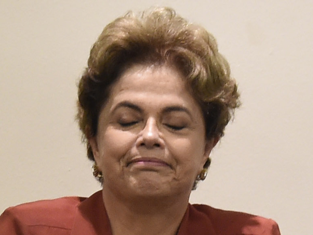 Dilma diz acreditar que senadores ainda podem voltar atrás e reconduzi-la à Presidência