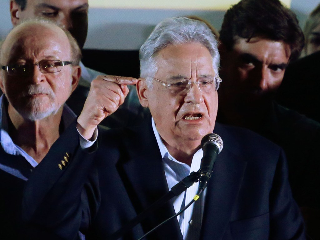 O ex-presidente Fernando Henrique Cardoso discursa durante encontro com lideranças do PSDB em São Paulo - 14/11/2014