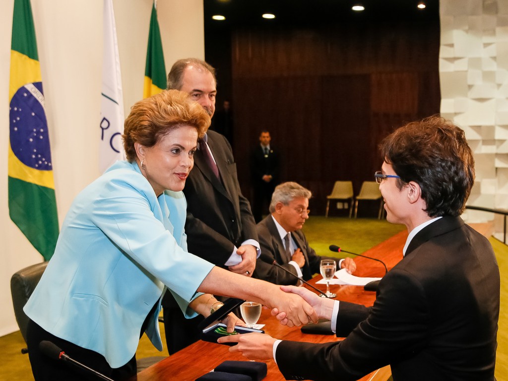 Presidente Dilma Rousseff durante cerimônia de formatura da turma Paulo Kol 2013-2015, do curso de formação do Instituto Rio Branco e de imposição de Insígnias da Ordem do Rio Branco - 12/08/2015