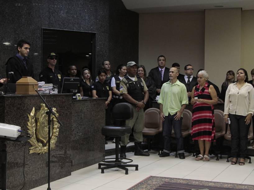 Julgamento na manhã desta quinta-feira (13), no Fórum de Olinda, em Pernambuco, do trio acusado de canibalismo. Jorge Beltrão Negromonte da Silveira, Isabel Cristina Torreão Pires e Bruna Cristina Oliveira da Silva, são acusados de matar, esquartejar e comer a carne de três mulheres entre os anos de 2008 e 2012