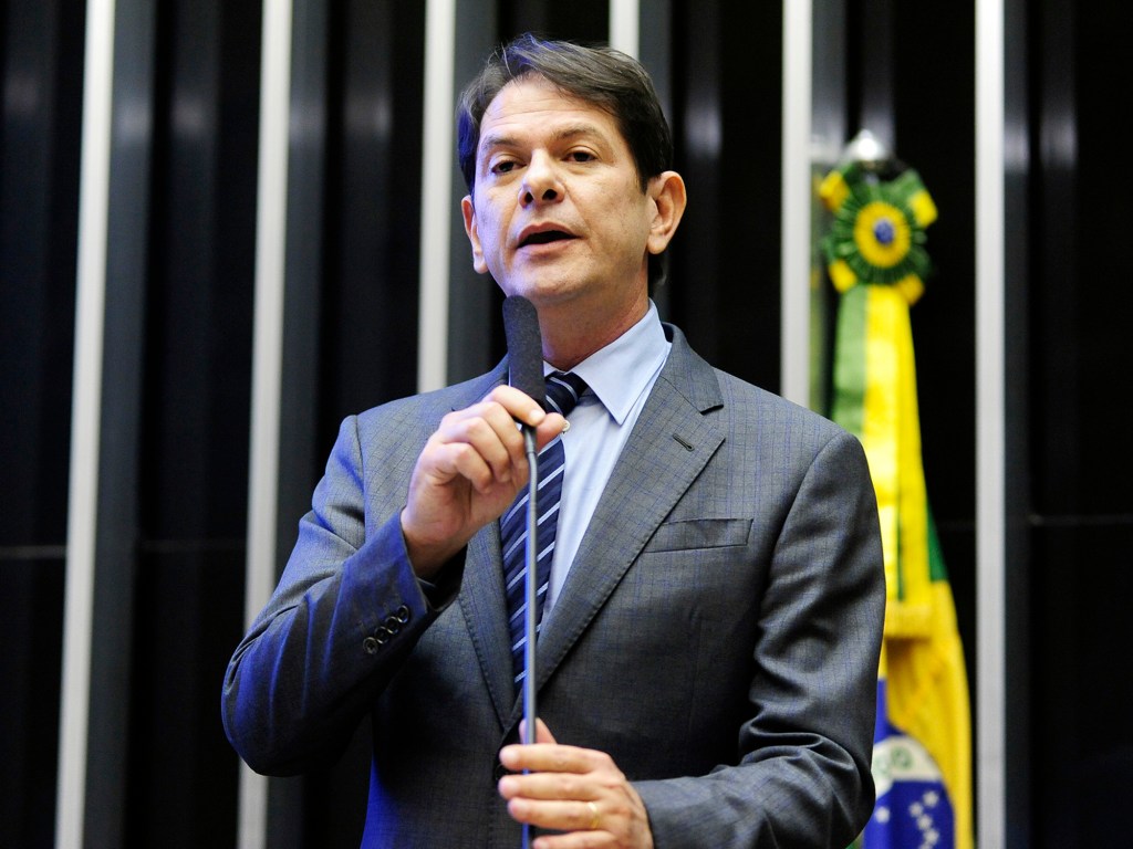 Ministro da Educação Cid Gomes discursa na tribuna da Câmara - 18/03/2015