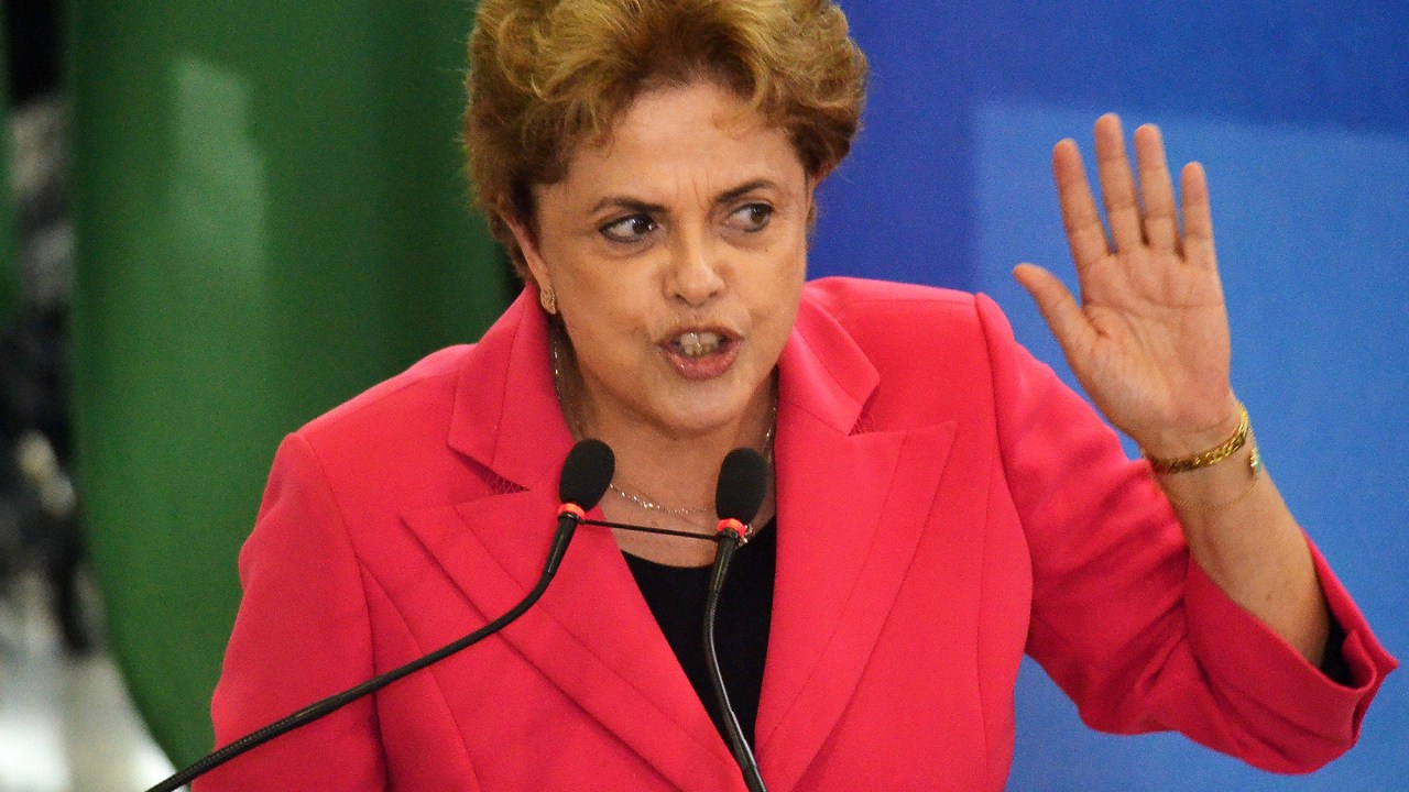 Presidente Dilma Rousseff participa nesta quinta-feira (7), no Palácio do Planalto, em Brasília (DF), de Ato 'Mulheres em Defesa da Democracia' - 07/04/2016