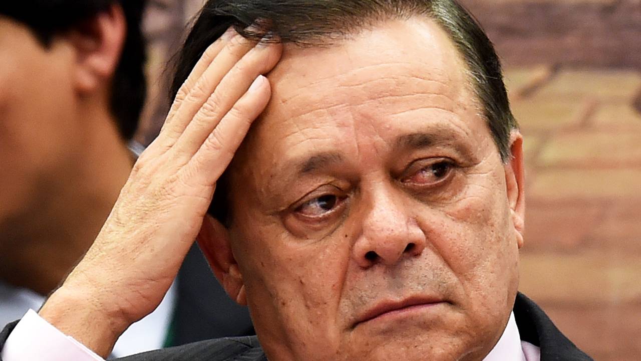 O relator da comissão do impeachment, deputado Jovair Arantes (PTB-GO), durante leitura do relatório, em sessão que analisa a denúncia por crime de responsabilidade fiscal da presidente da República, Dilma Rousseff - 06/04/16