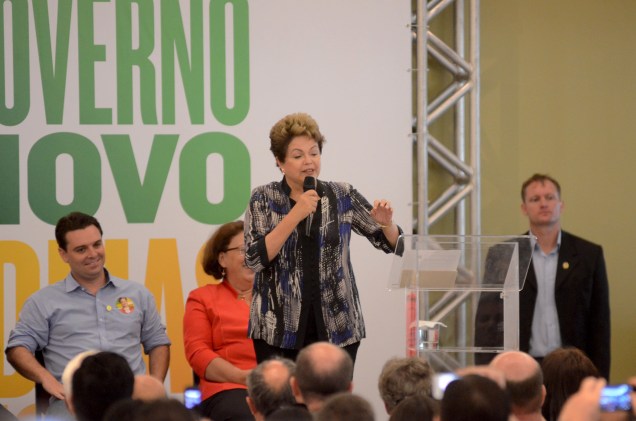A presidente e candidata à reeleição, Dilma Rousseff (PT), participa de agenda de campanha em Florianópolis