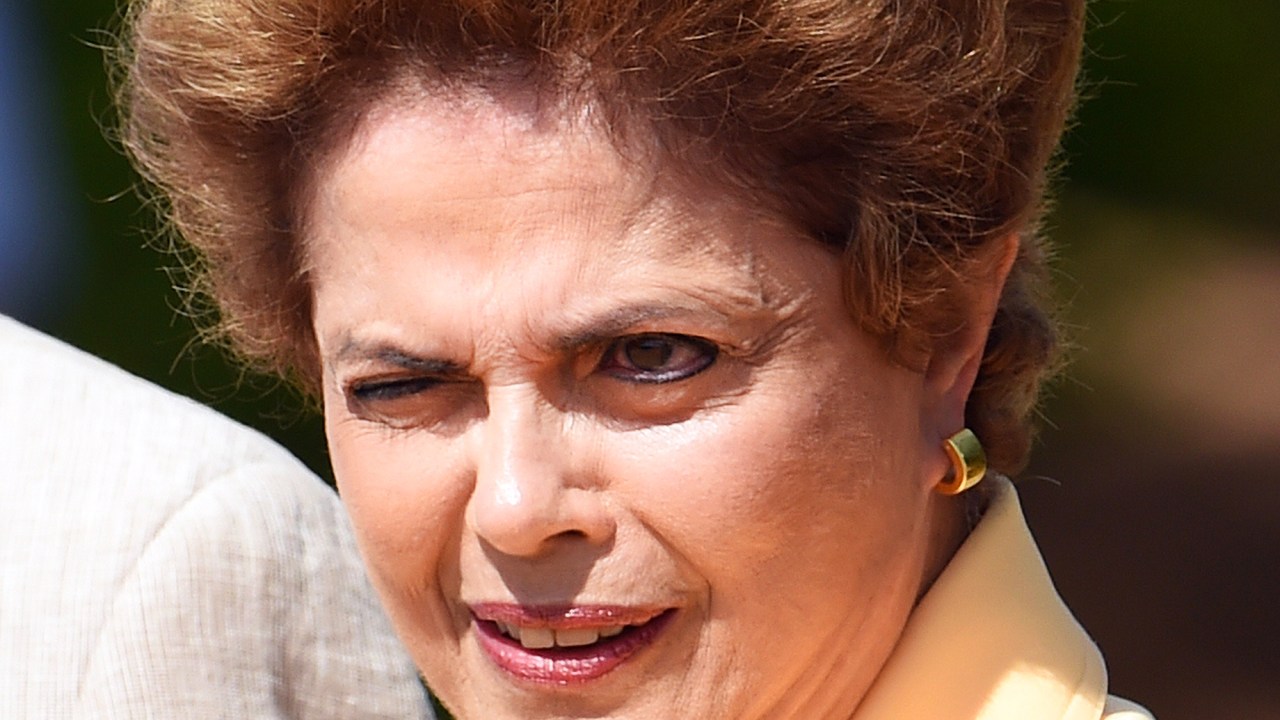 Presidente Dilma Rousseff, chega a Base Aérea em Brasília (DF), para participar de cerimônia de apresentação da aeronave Embraer KC-390 - 05/04/16