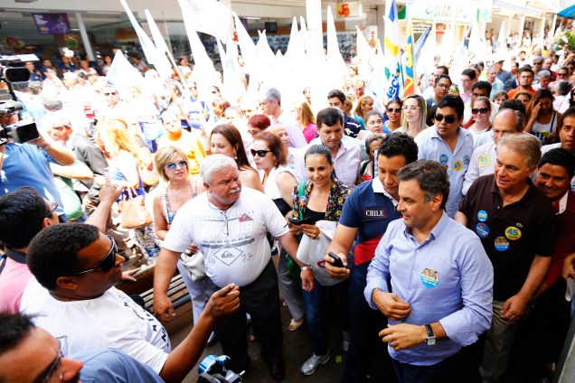 Candidato à Presidência da República pelo PSDB, Aécio Neves, faz campanha em Uberaba, Minas Gerais - 24/09/2014