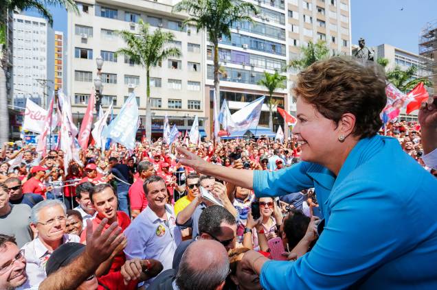 Presidente e candidata à reeleição pelo PT, Dilma Rousseff realiza caminhada em Campinas (SP) - 17/09/2014