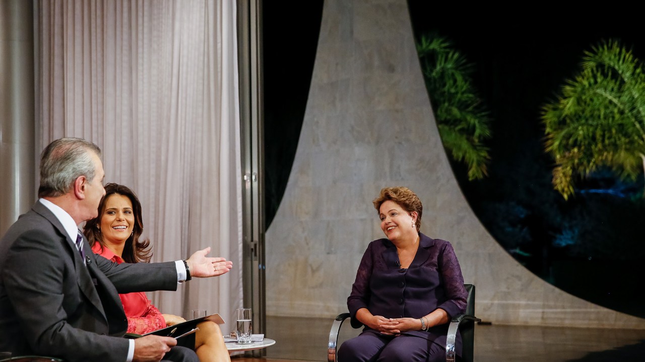 Dilma Rousseff durante a entrevista para Record em Brasília (DF) - 18/09/2014