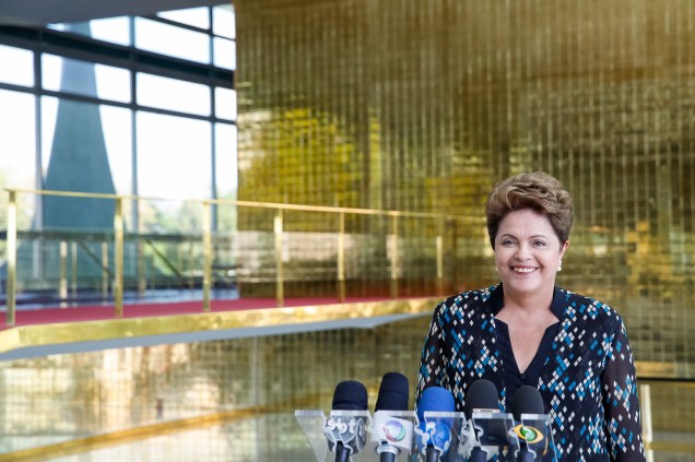Presidente e candidata à reeleição pelo PT, Dilma Rousseff durante entrevista coletiva no Palácio da Alvorada - 14/09/2014