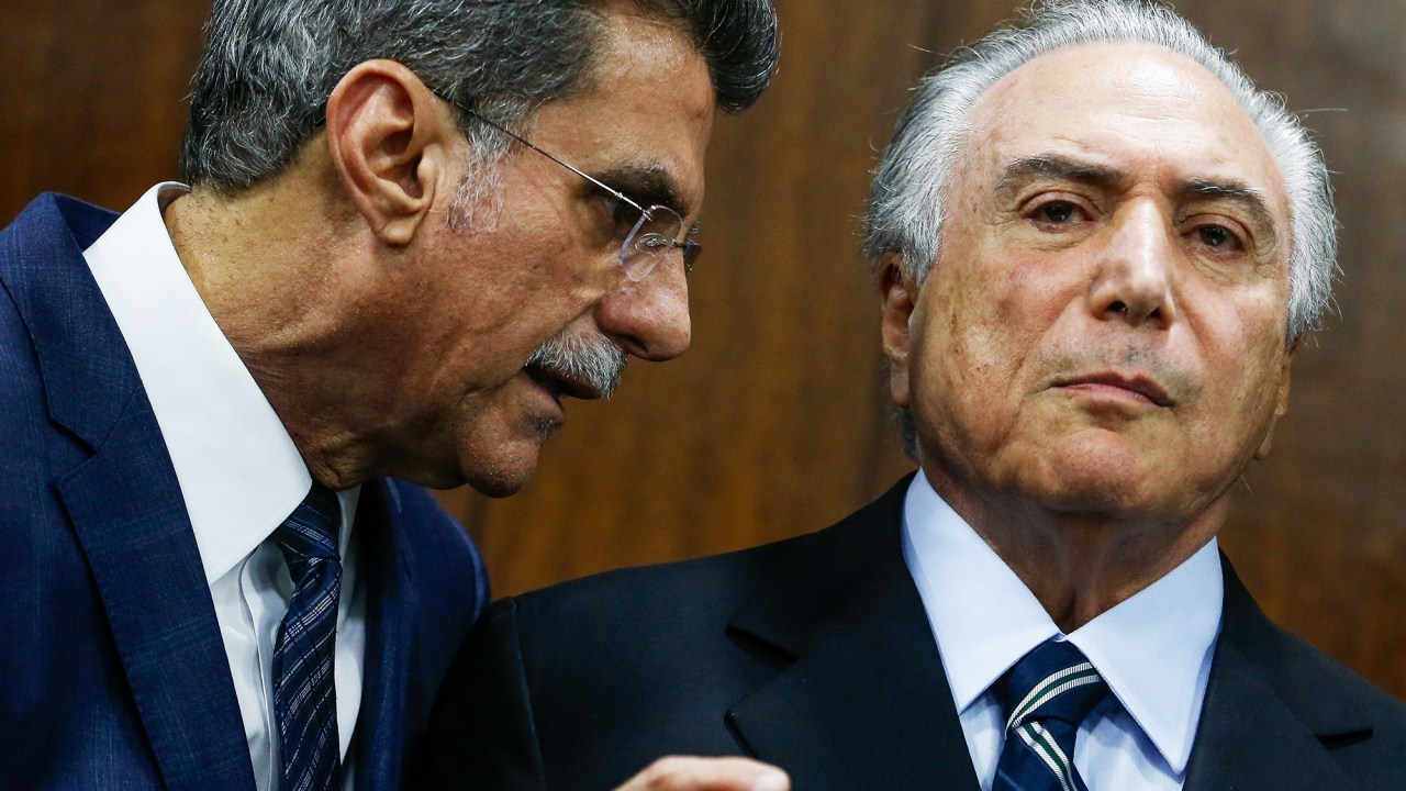 O presidente da República em exercício, Michel Temer, e o Ministro do Planejamento, Romero Jucá, no gabinete da presidência do Senado Federal, em Brasília (DF) - 23/05/2016