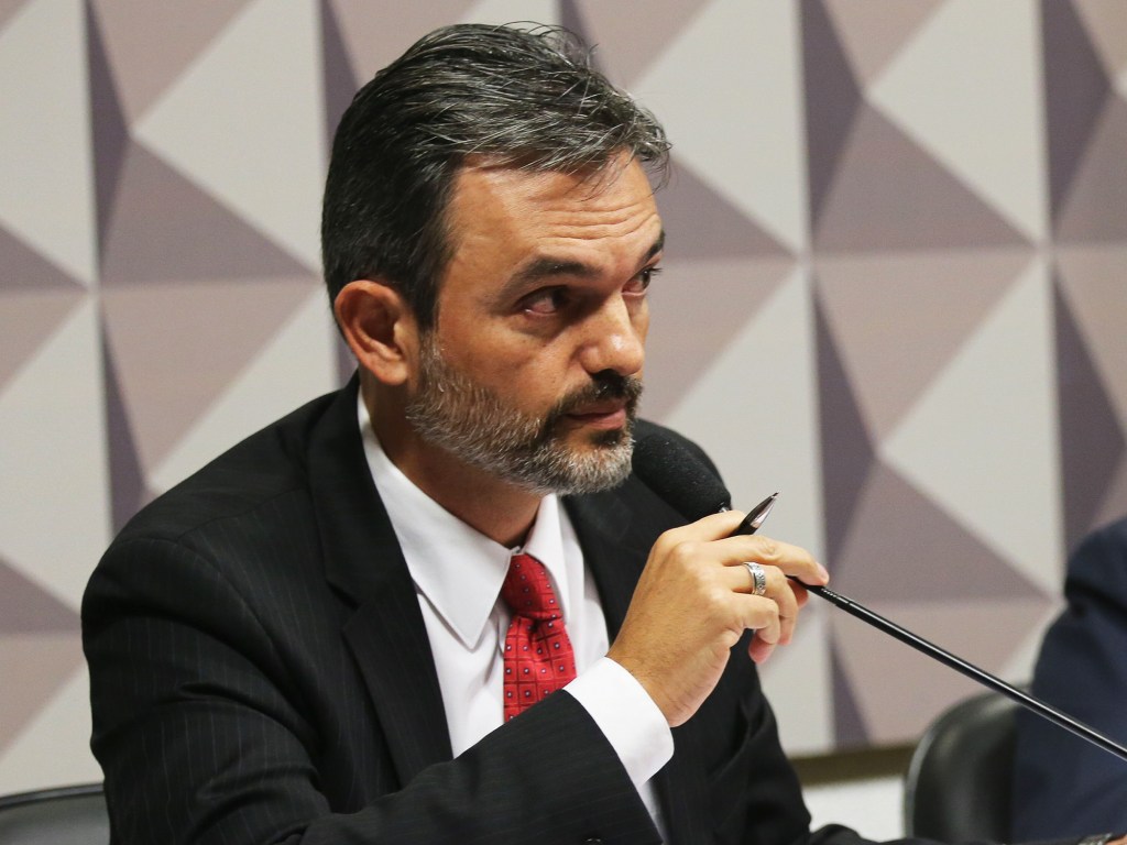 O procurador Júlio Marcelo de Oliveira, durante sessão da comissão especial de impeachment da presidente afastada Dilma Rousseff - 08/06/2016