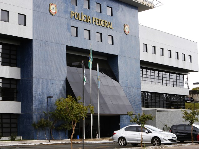 Polícia Federal de Curitiba, onde estão presos empresários envolvidos na Operação Lava Jato - 15/11/2014