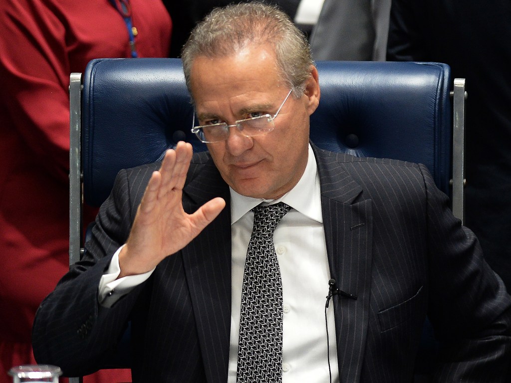 O presidente do Senado Federal, Renan Calheiros (PMDB-AL), durante sessão de votação para cassação do mandato do senador Delcídio do Amaral - 10/05/2016