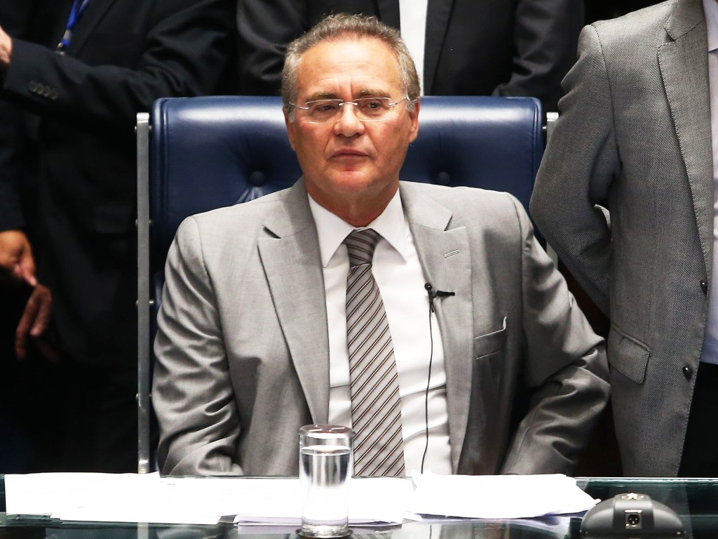 O presidente do Senado, Renan Calheiros (PMDB-AL), preside sessão no plenário da Casa, em BrasÌlia (DF), para discutir decisão do presidente interino da Câmara dos Deputados, Waldir Maranhão (PP-MA), de que as sessões que resultaram na autorização da abertura do processo de impeachment da presidente Dilma Rousseff,sejam anuladas e que uma nova sessão seja realizada no prazo de cinco sessõs a partir da devolução do processo do Senado - 09/05/2016