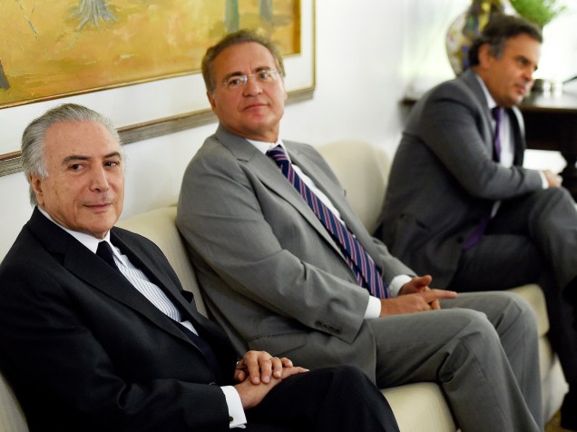 O vice-presidente da República, Michel Temer, o presidente do Senado, Renan Calheiros (PMDB-AL), e o senador Aécio Neves (PSDB-MG), durante encontro em Brasília (DF) - 27/04/2016