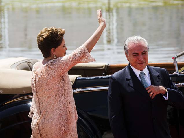 Presidente Dilma Rousseff e o vice Michel Temer se dirigem ao Congresso Nacional para cerimônia de posse - 01/01/2015