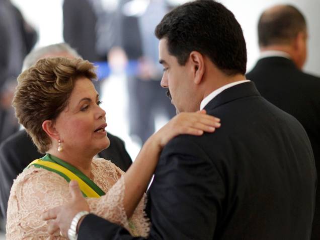 Presidente Dilma recebe os cumprimentos do presidente Nicolás Maduro da Venezuela - 01/01/2015