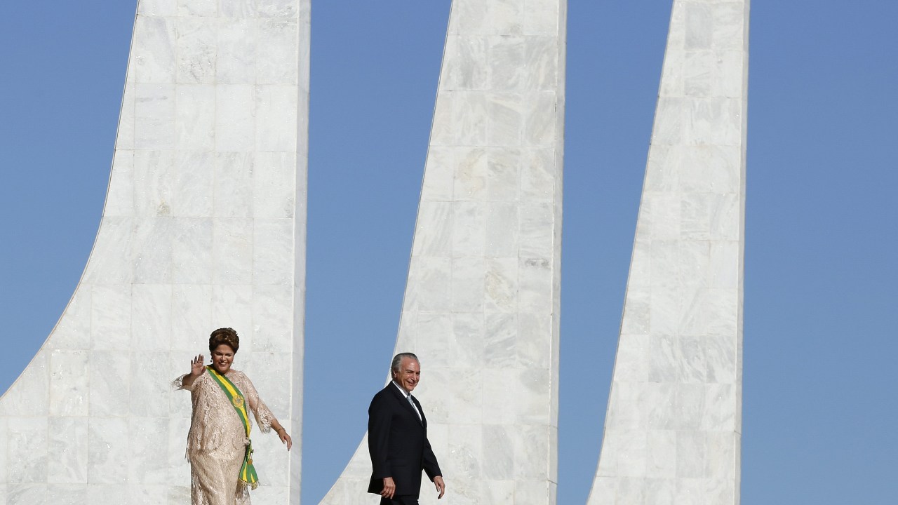 A presidente reeleita Dilma Rousseff, e o vice Michel Temer, durante cerimônia de posse de seu segundo mandato, no Palácio do Planalto - 01/01/2015