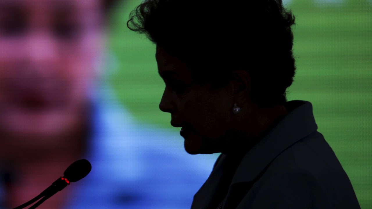 A presidente Dilma Rousseff, fala durante cerimônia que marcou o 70º aniversário do fim da Segunda Guerra Mundial, no Palácio do Planalto, em Brasília - 08/05/2015