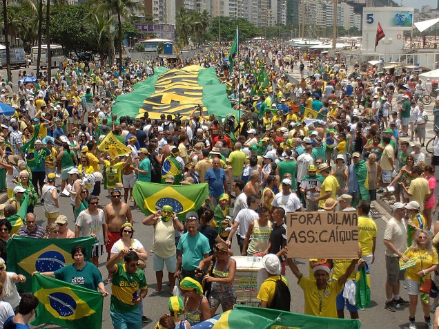 Protesto pede o impeachment da presidente Dilma Rousseff, em Copacabana no Rio de Janeiro - 13/12/2015