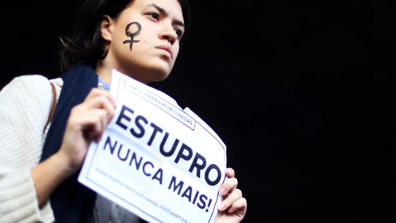 Mulheres realizam o protesto 'Por Todas Elas', contra a cultura do estupro, na Avenida Paulista, em São Paulo (SP) - 01/06/2016