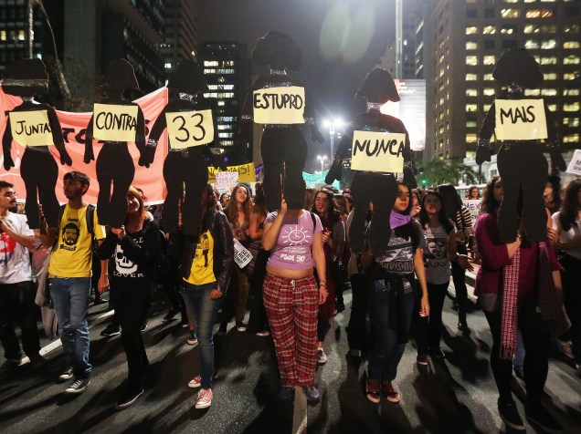 Mulheres realizam o protesto 'Por Todas Elas', contra a cultura do estupro, na Avenida Paulista, em São Paulo (SP) - 01/06/2016