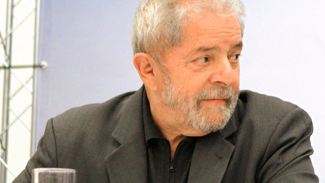 Lula vai a Brasília para articular uma reação à crise política do PT